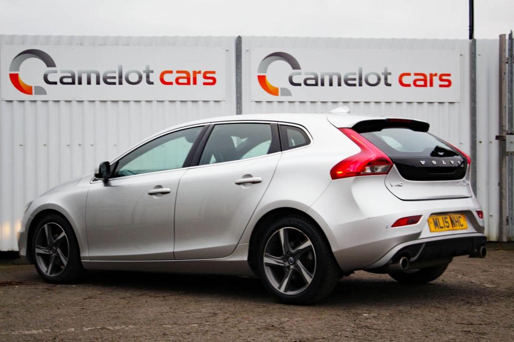VOLVO V40