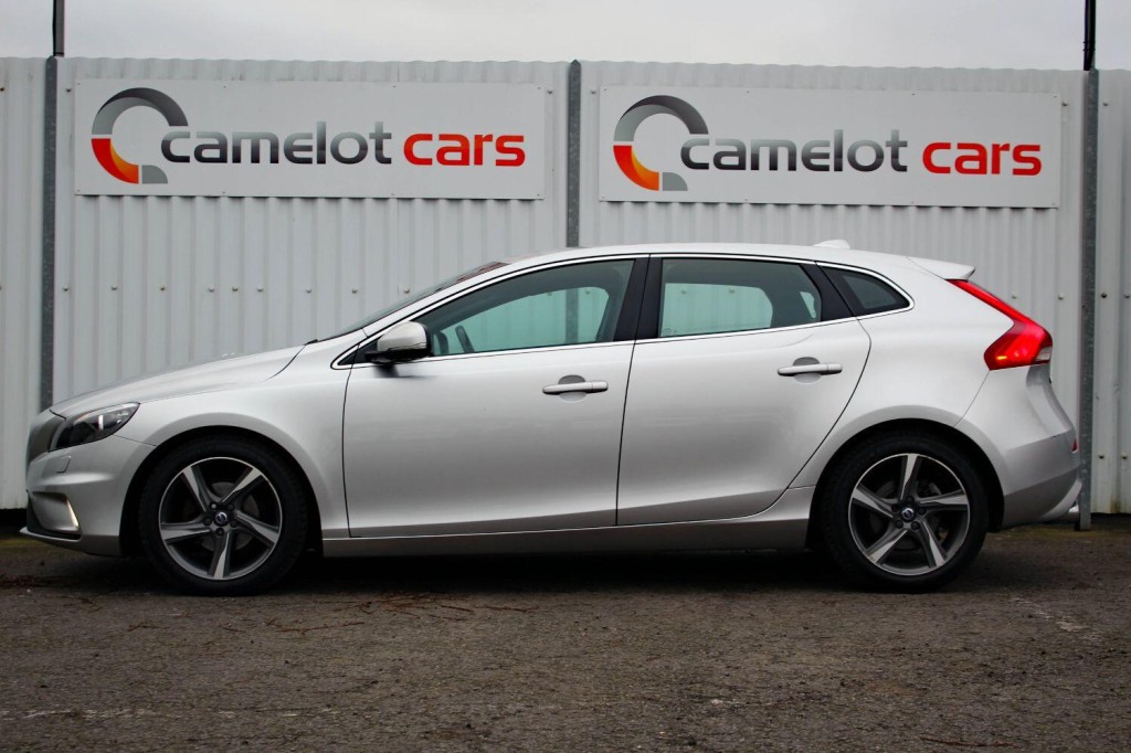 VOLVO V40