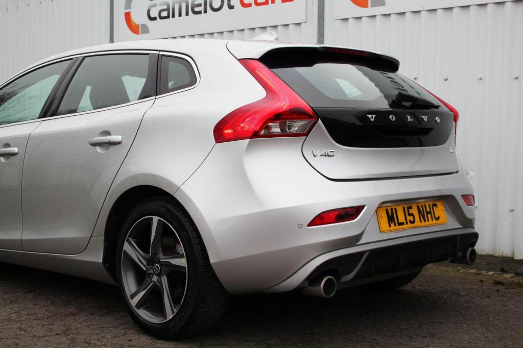 VOLVO V40