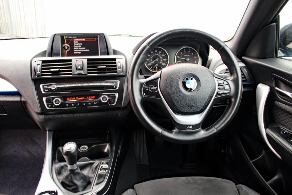 BMW 1 SERIES