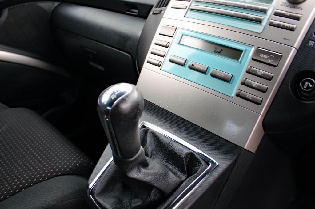 TOYOTA COROLLA VERSO