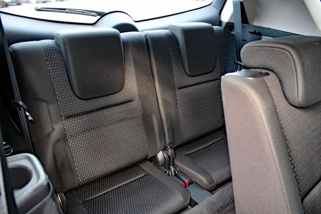 TOYOTA COROLLA VERSO