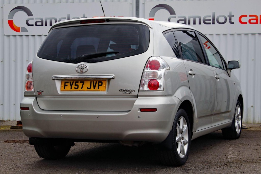 TOYOTA COROLLA VERSO