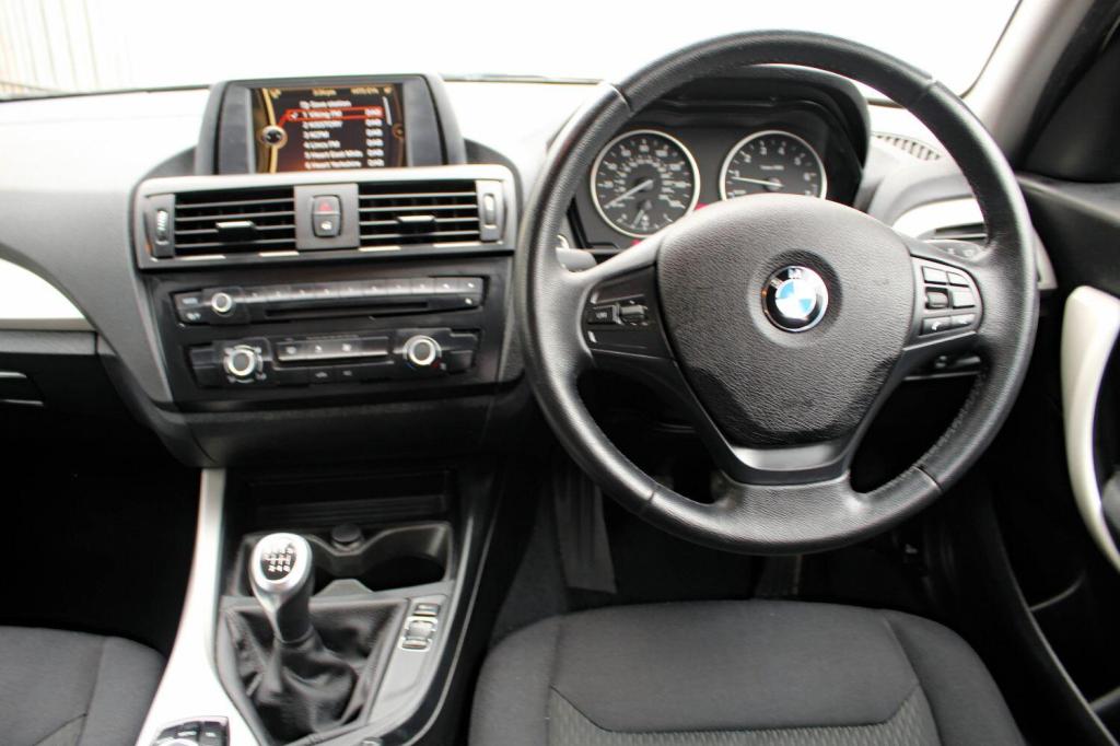 BMW 1 SERIES