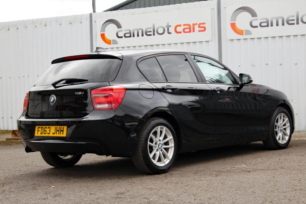 BMW 1 SERIES
