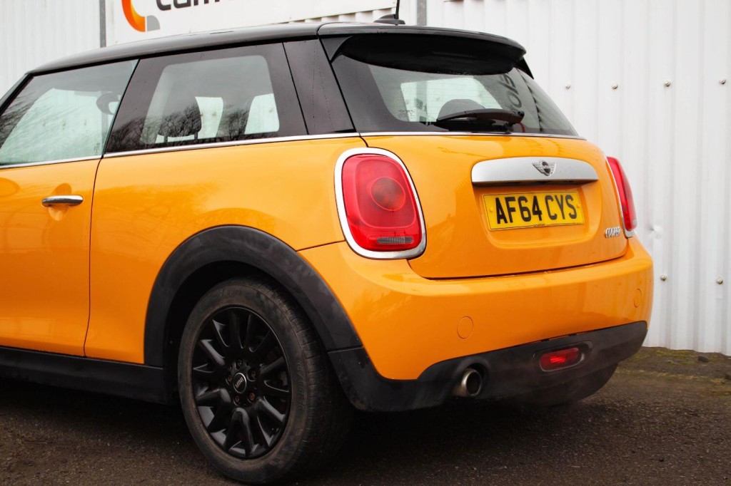MINI HATCH