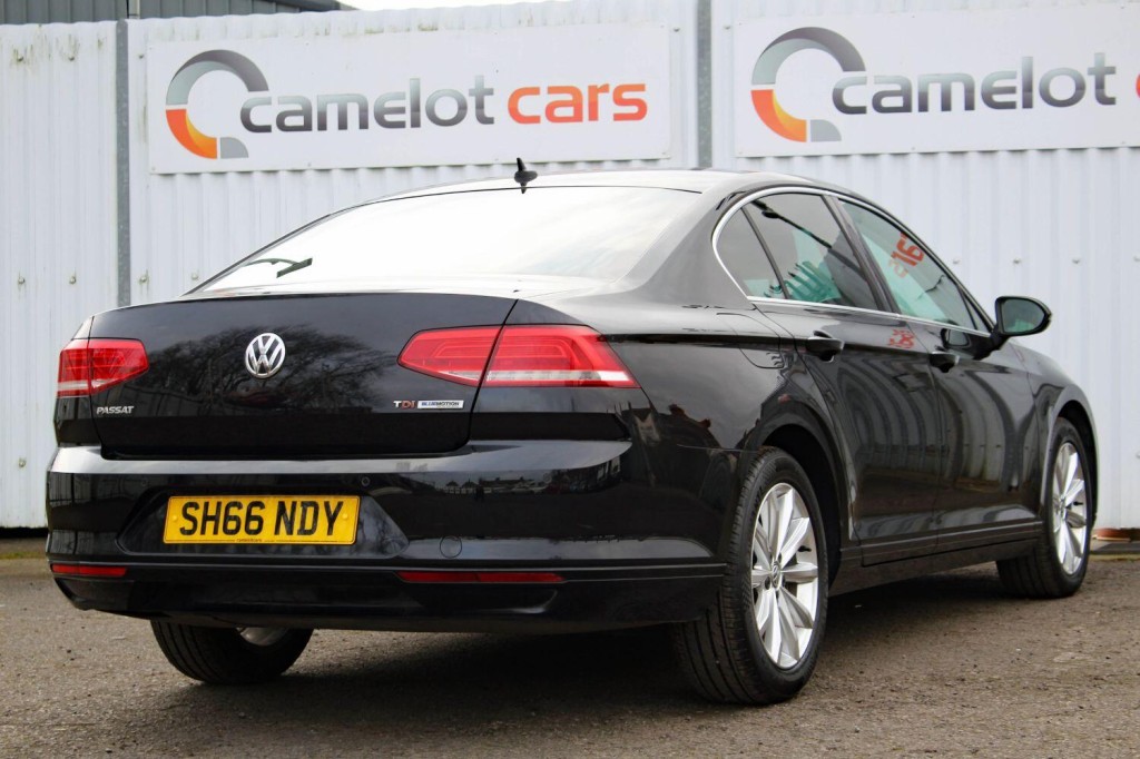 VOLKSWAGEN PASSAT