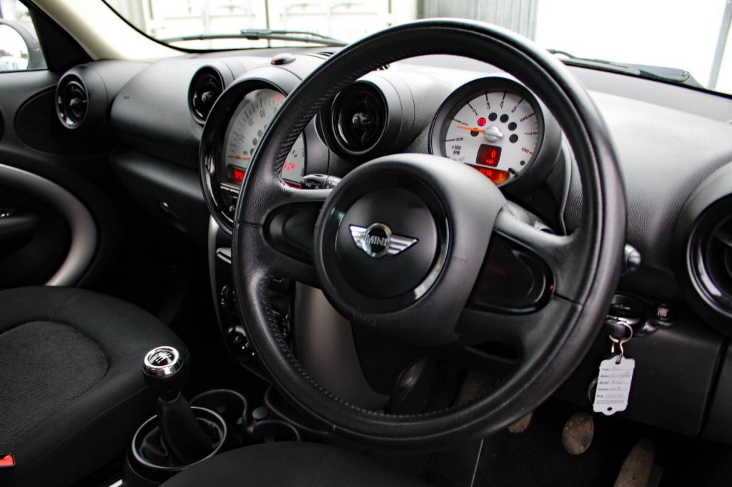 MINI COUNTRYMAN