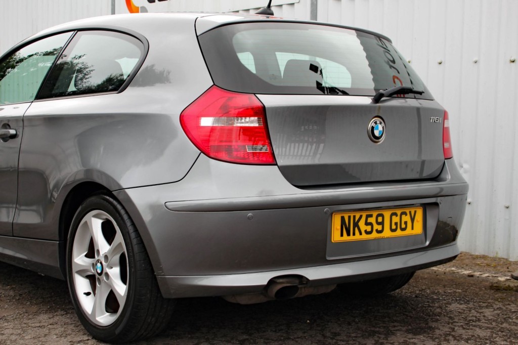 BMW 1 SERIES