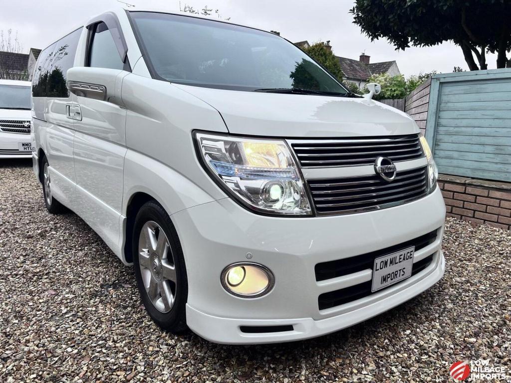 View NISSAN ELGRAND E51 S3 250 HWS BLACK LEATHER PREMIUM SELECTION 8 SEATS - NOW SOLD