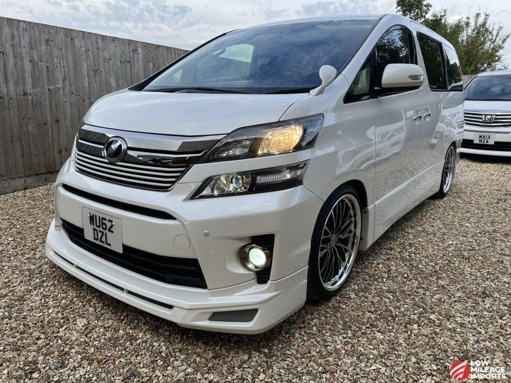 View TOYOTA VELLFIRE 2.4Z Golden Eyes Massive Specification