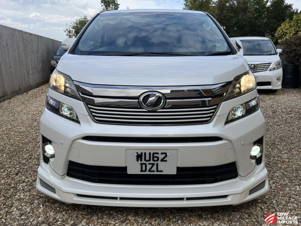 View TOYOTA VELLFIRE 2.4Z Golden Eyes Massive Specification