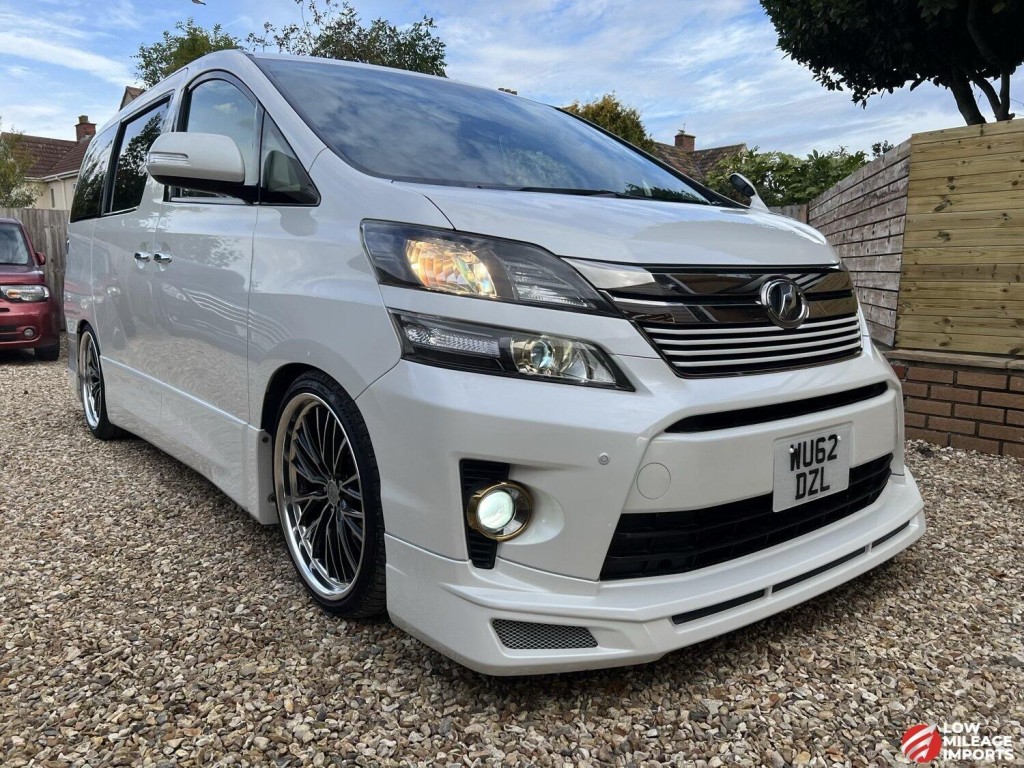 View TOYOTA VELLFIRE 2.4Z Golden Eyes Massive Specification