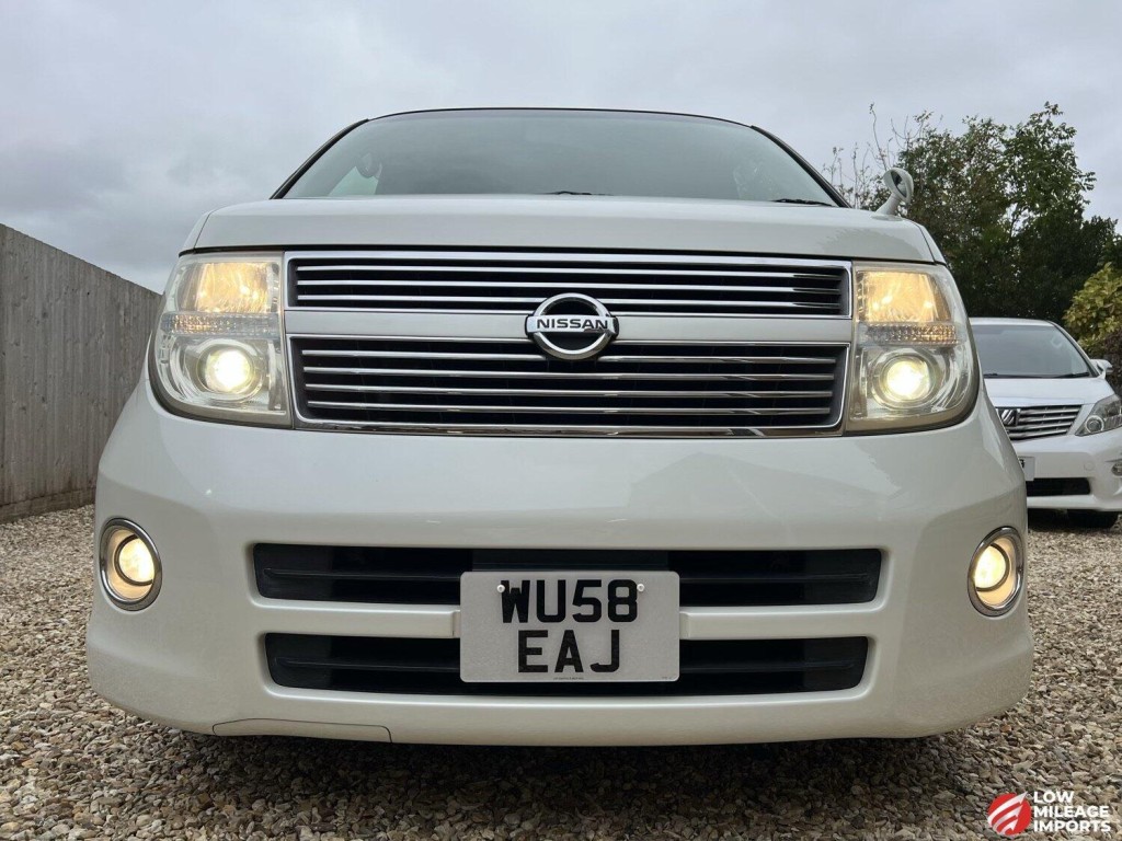 View NISSAN ELGRAND 250 HWS Leather Edition Twin Sun roofs