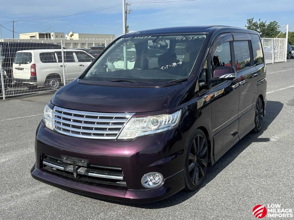 View NISSAN SERENA Highway Star V Selection