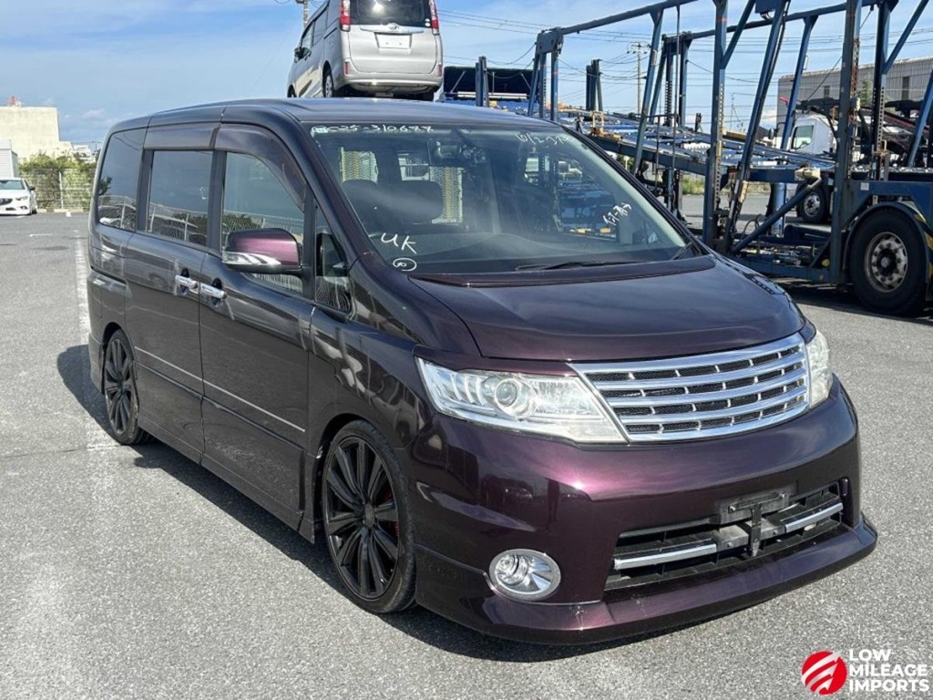 View NISSAN SERENA Highway Star V Selection