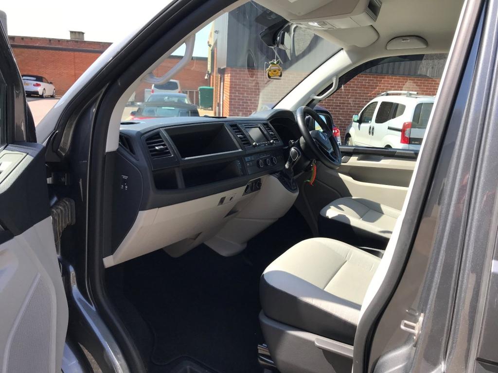 View VOLKSWAGEN TRANSPORTER T32 TDI KOMBI HIGHLINE BMT