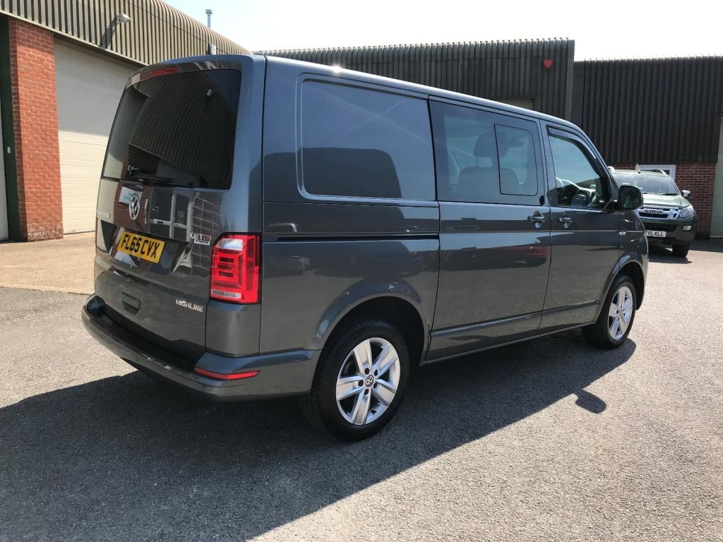 View VOLKSWAGEN TRANSPORTER T32 TDI KOMBI HIGHLINE BMT