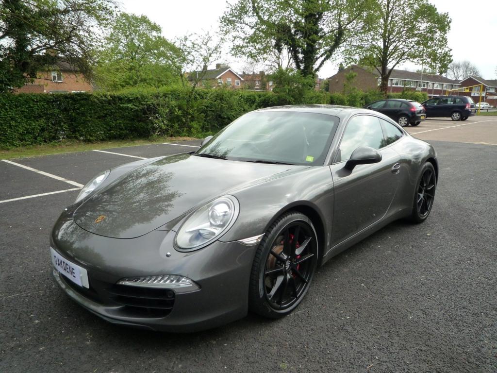 PORSCHE 911
