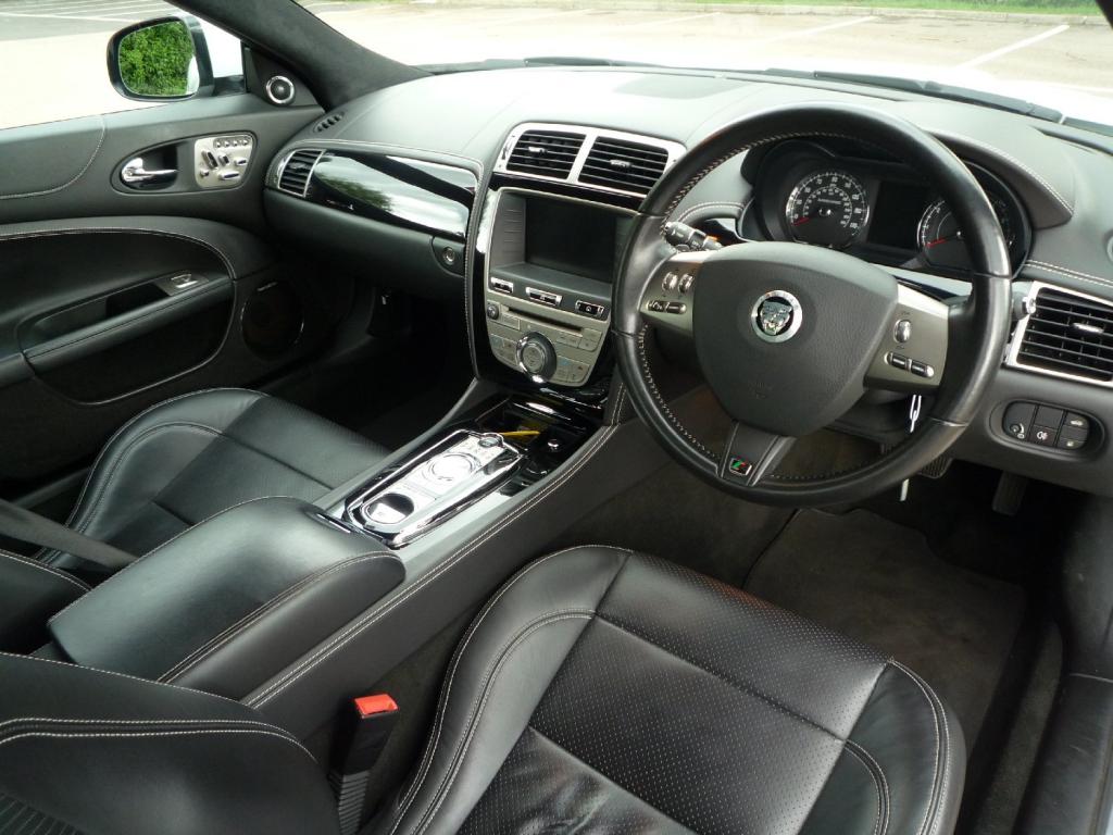 JAGUAR XKR