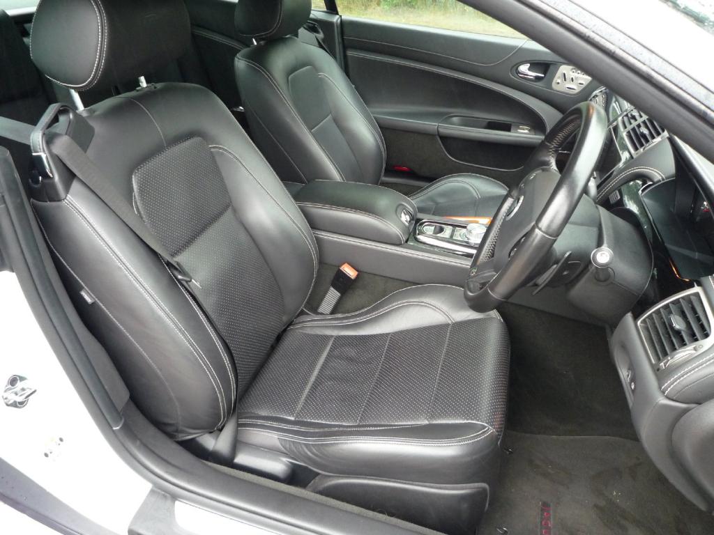 JAGUAR XKR