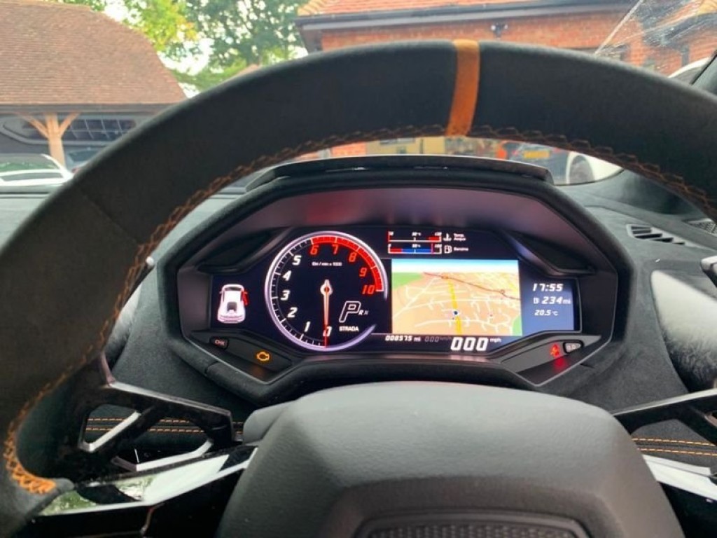 LAMBORGHINI HURACAN