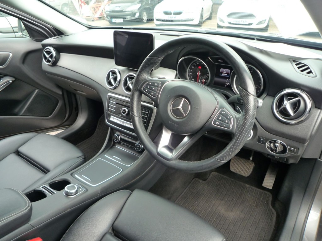 MERCEDES-BENZ GLA CLASS
