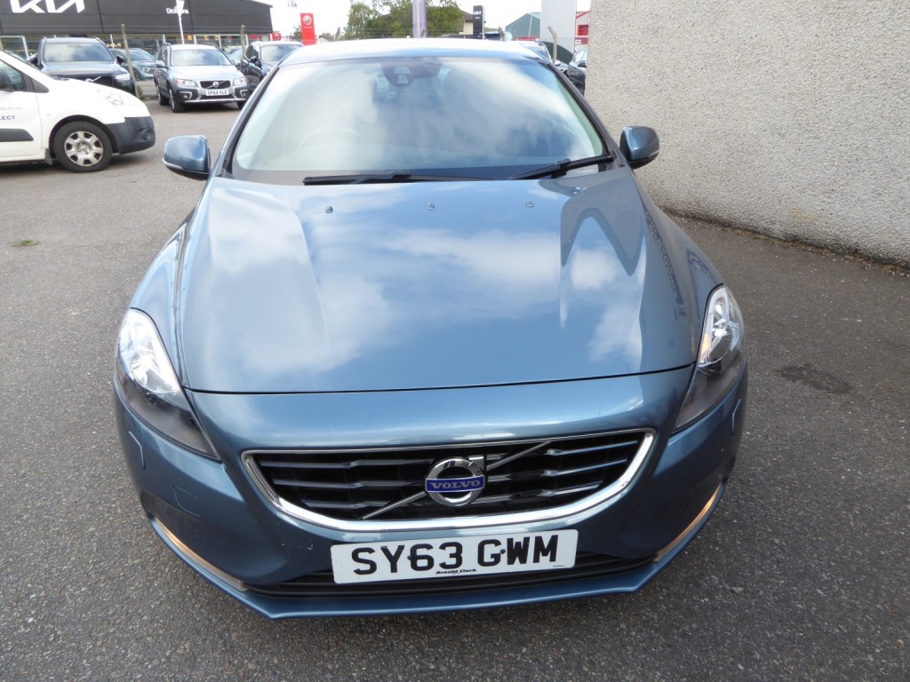 View VOLVO V40 2.0 D3 SE