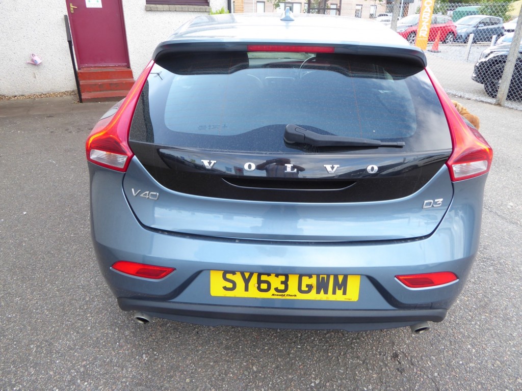 View VOLVO V40 2.0 D3 SE
