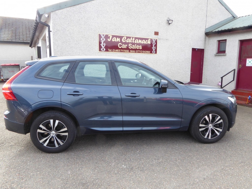 View VOLVO XC60 2.0 Momentum B4 AWD (197hp) Auto