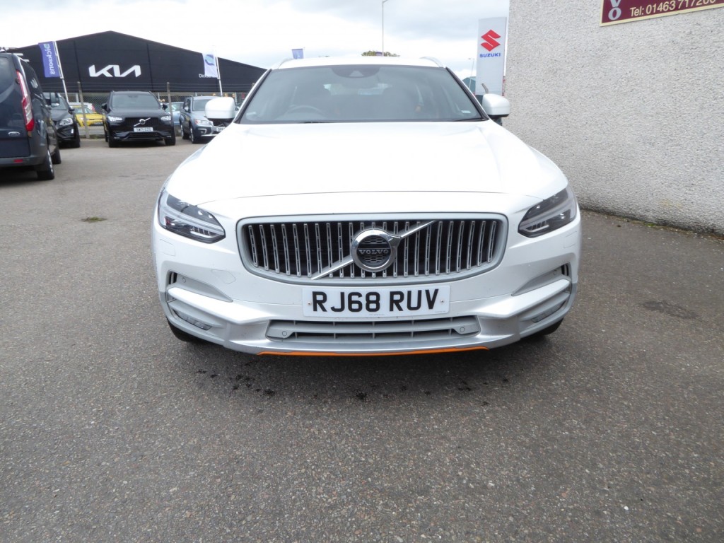 View VOLVO V90 CROSS COUNTRY 2.0 Cross Country Volvo Ocean Race D4 AWD