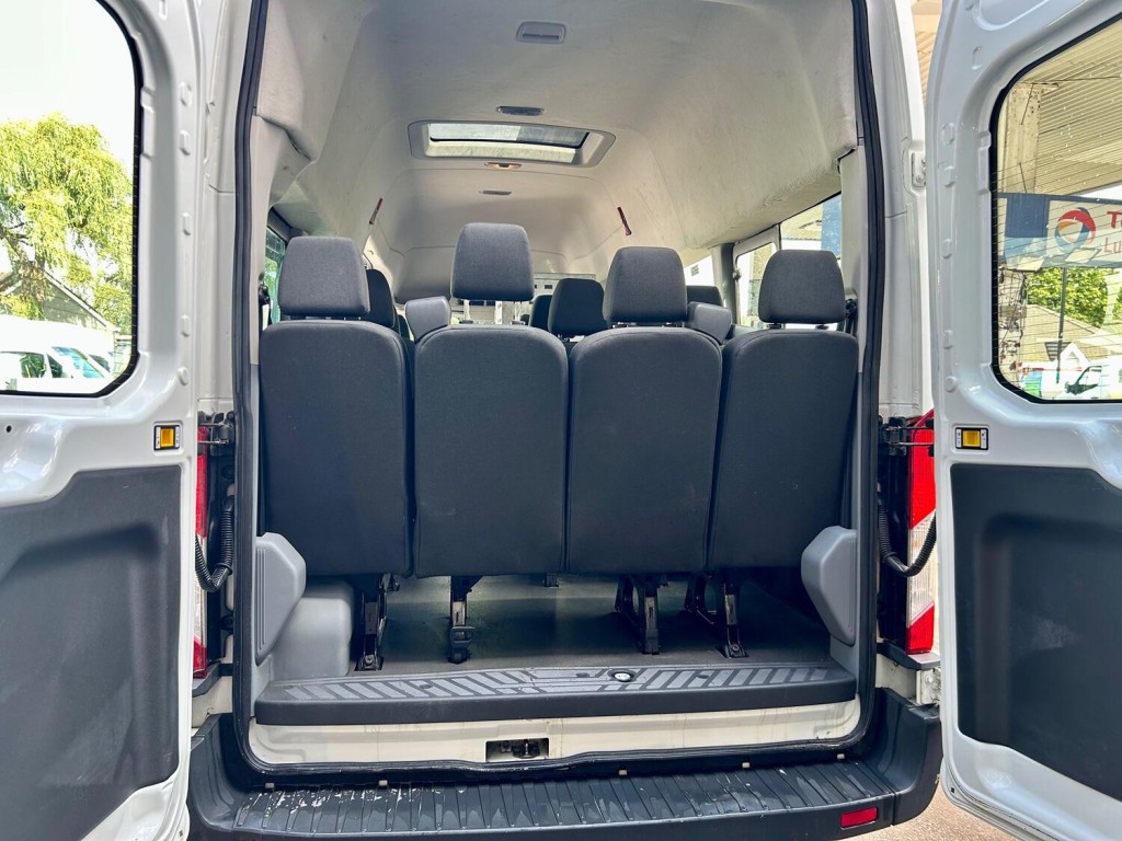 View FORD TRANSIT Minibus 2.2 TDCi 460 HDT 