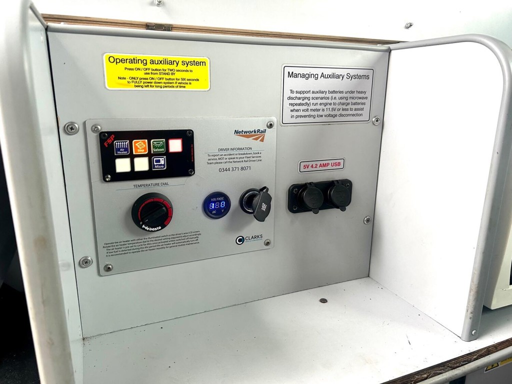 View VAUXHALL MOVANO 2.3 CDTi 3500 WELFARE MESS VAN CREW