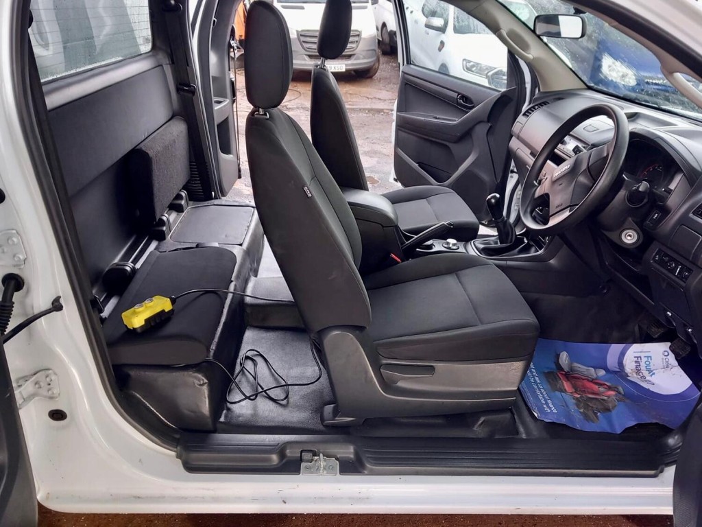 View ISUZU D-MAX 1.9 TD TIPPER ABORIST