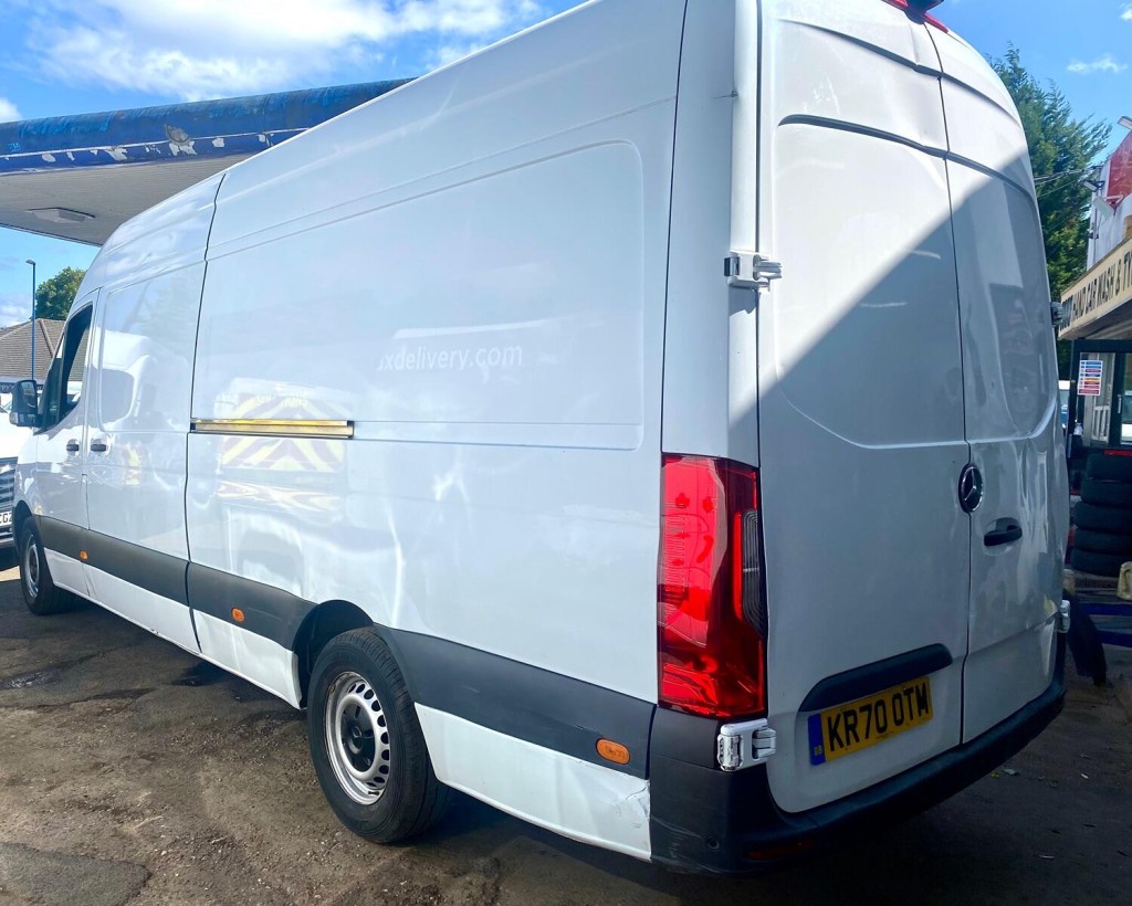 MERCEDES-BENZ SPRINTER