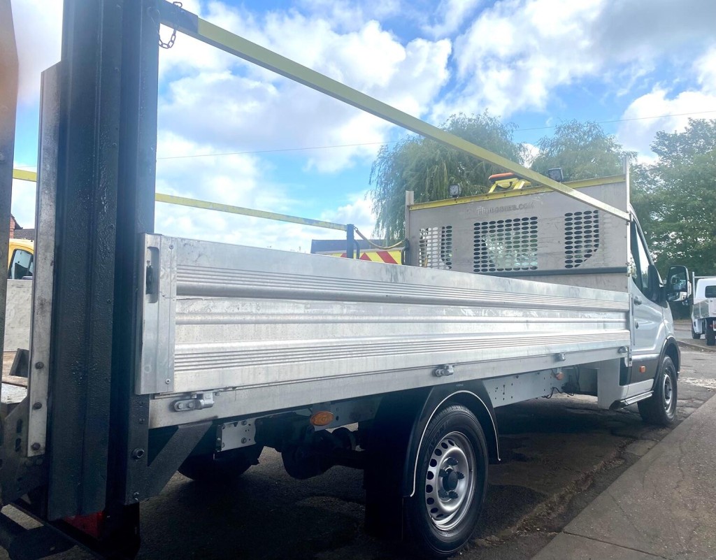 View FORD TRANSIT 14FT DRPPSIDE 2.0 Transit Leader 350 L4 2.0L EcoBlue 130PS RWD 6 Speed Manual