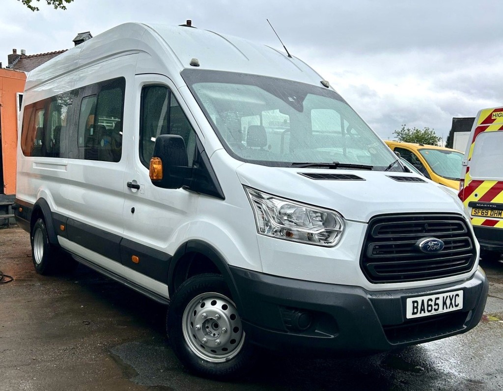 FORD TRANSIT Minibus L4 17 seats 2.2