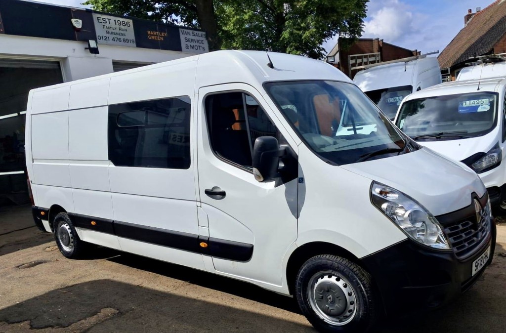 View RENAULT MASTER Welfare Vehicle 2.3 FWD LM35 dCi 130 Business Euro 6
