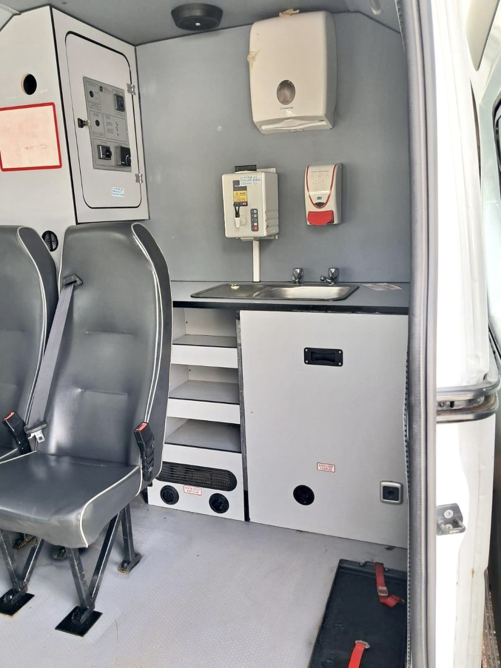 View RENAULT MASTER Welfare Vehicle 2.3 FWD LM35 dCi 130 Business Euro 6