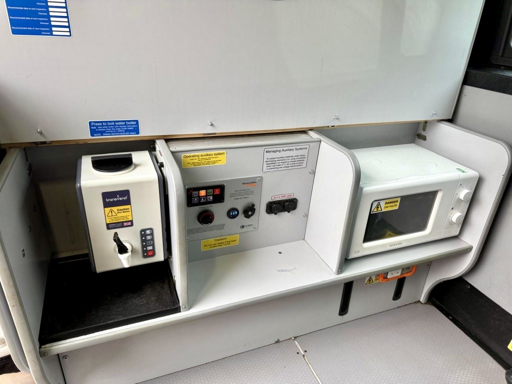 View VAUXHALL MOVANO COMBI  CREW WELFARE 2.3 CDTi 3500