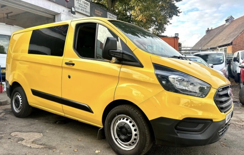 View FORD TRANSIT CUSTOM Combi Crew 2.0 Transit Custom Leader  340 L1 2.0L EcoBlue 130PS FWD 6 Speed Manual