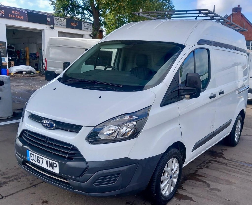 View FORD TRANSIT CUSTOM SWB 2.0 TDCi 290 LOW MILES