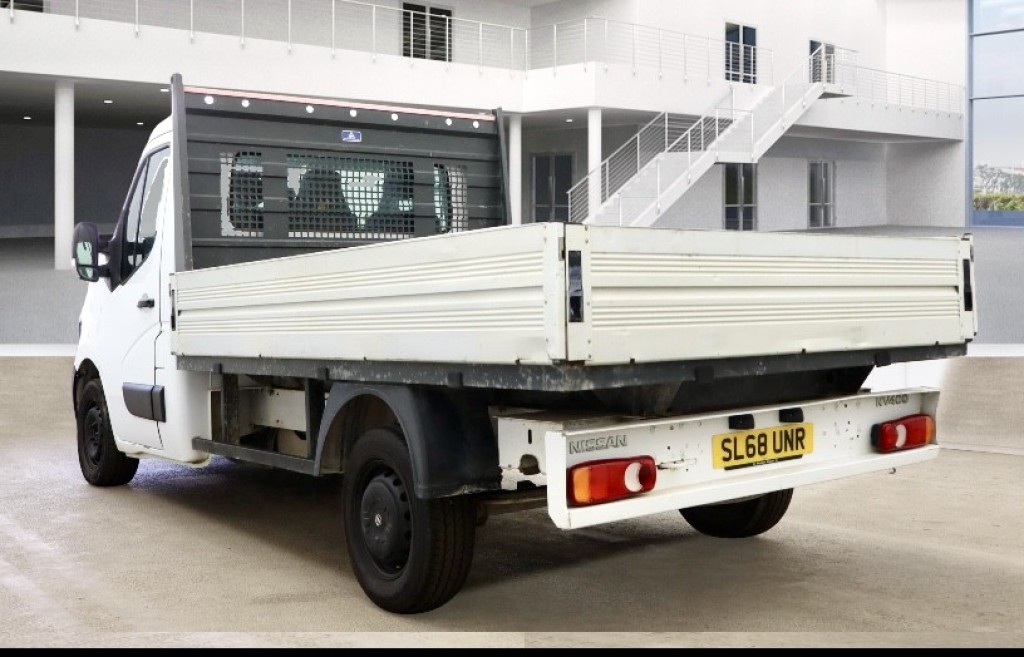 View NISSAN NV400 Dropside 2.3 dCi 35 SE