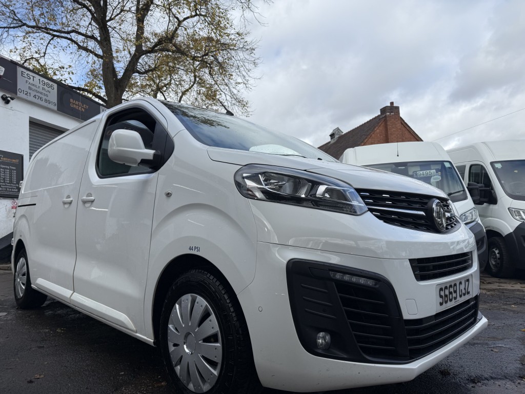 View VAUXHALL VIVARO 1.5 Turbo D 2700 Sportive