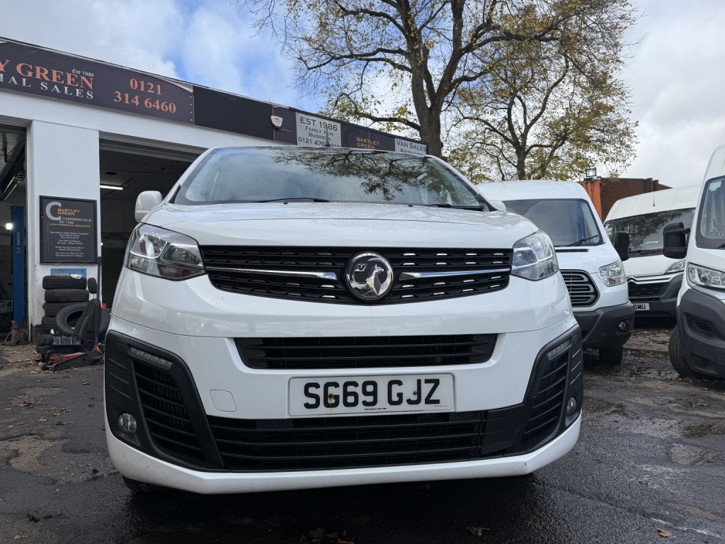 View VAUXHALL VIVARO 1.5 Turbo D 2700 Sportive