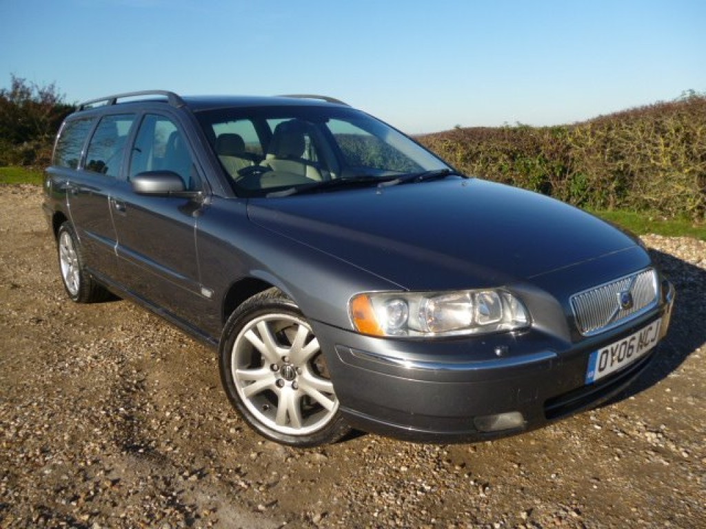 View VOLVO V70 SE D5