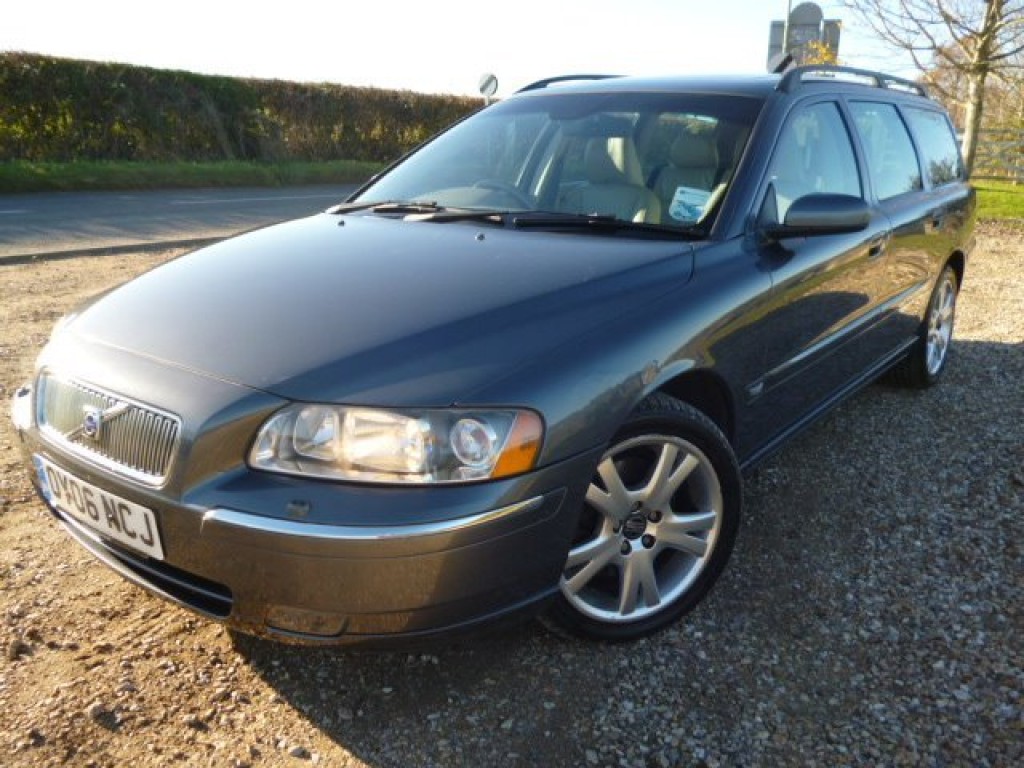 View VOLVO V70 SE D5