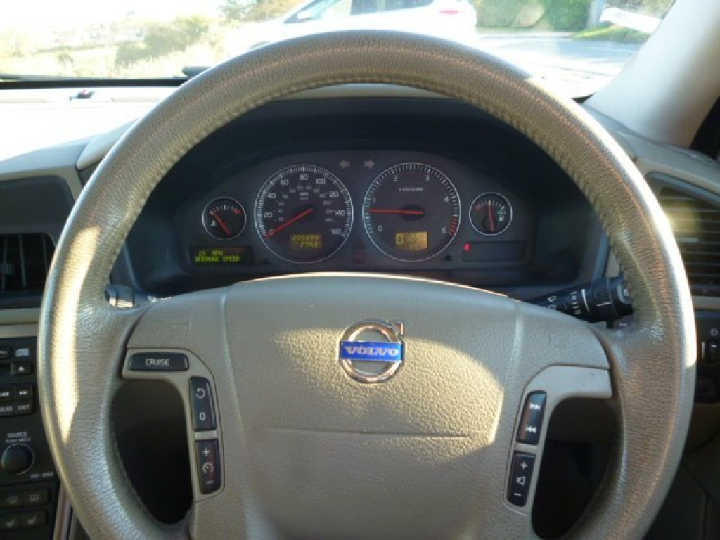 VOLVO V70