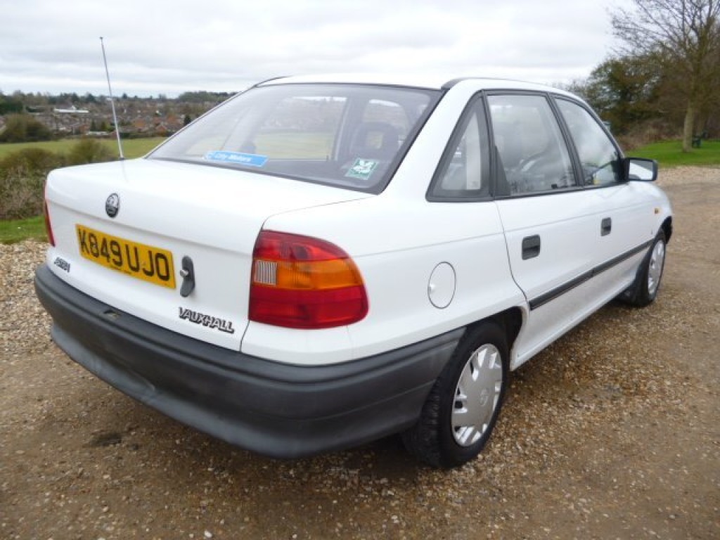 VAUXHALL ASTRA
