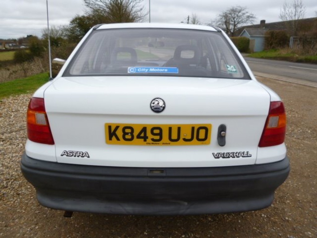VAUXHALL ASTRA